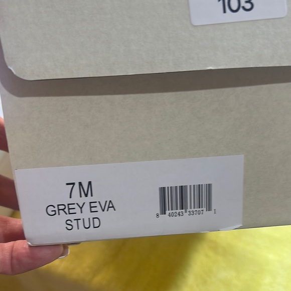 103. NEW SIZE 7M J/SLIDES Gray Quilted Slippers Modern Comfort - Picture 6 of 6